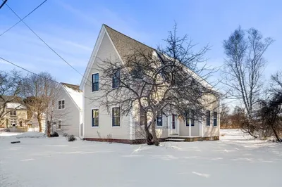 201 Main St 1