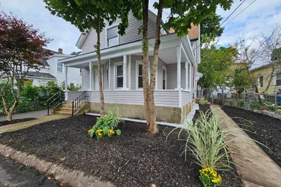 56 Pine St 1