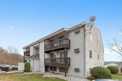 11 Gibbs St #136