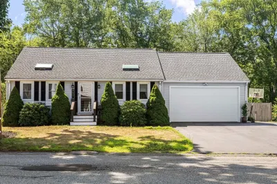 450 W Britannia Street 1