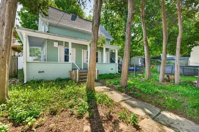 6 Greenwood St
