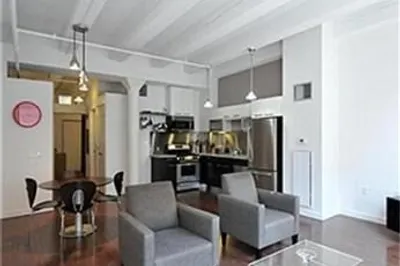 88 Kingston St #4C