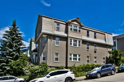 51 Sterling St #3 1