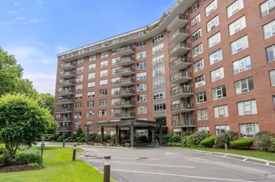 280 Boylston St #111 1