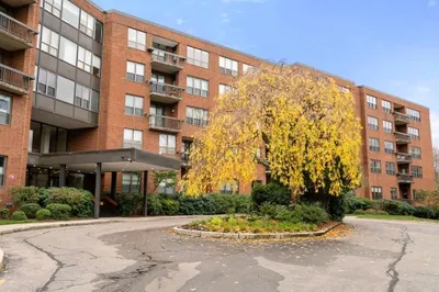 210 Nahanton St #517 1