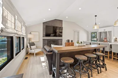 9 Locust Ave 1