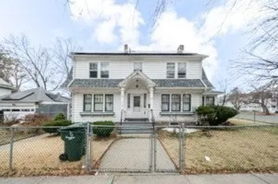 52 Herman St 1
