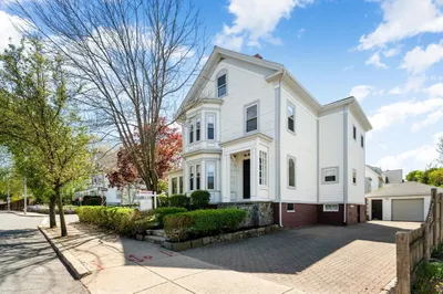 179 Main St 1