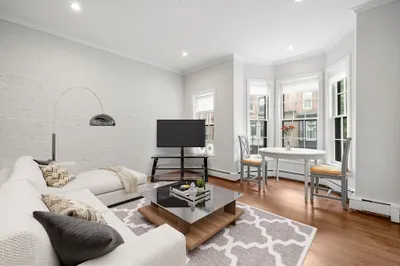 11 Dartmouth Pl #11-2 1