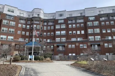 9 Park Ave #202
