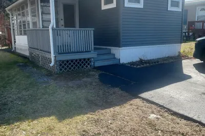 79 Mayflower Ave