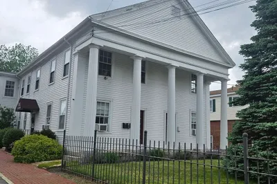 122 Elm St #D 1