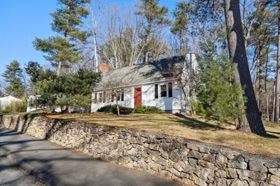 30 Hillcrest Rd 1