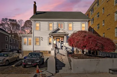 511 Pleasant St 1