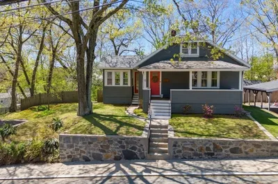 15 Woodley Ave