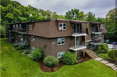 668 Robbins Ave #17