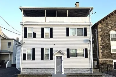 9 Cedar St #2