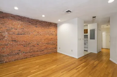 65 Hemenway St #4