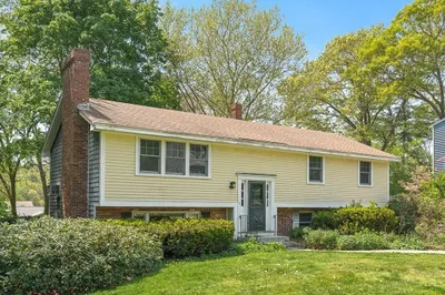 12 Hodgkins Dr 1