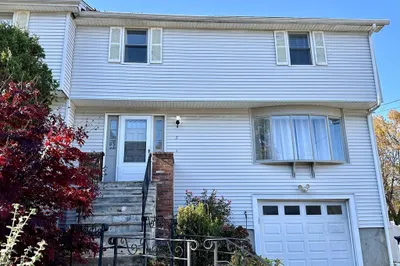 5 Hoeg St #5
