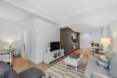100 Lovejoy Wharf #11Q