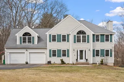 36 Wyndridge Circle 1