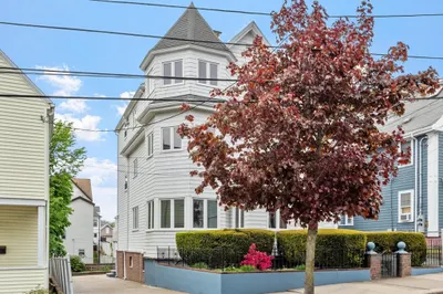 17 Tufts Avenue