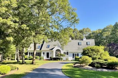 102 Waterford Dr