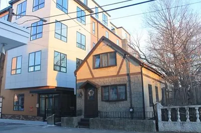 2,4,4r,6 Fields Court