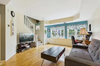 26 School St #212