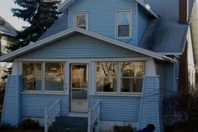 61 Leslie St
