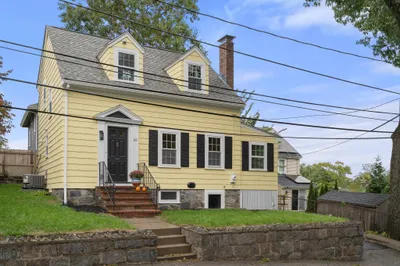 88 Decker St 1