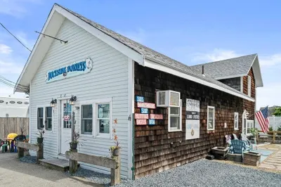 15 Sea St