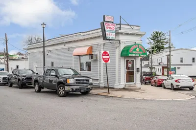31 Massabesic St