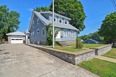 41 Highland St 1