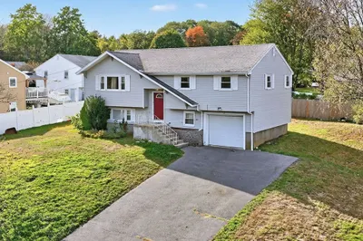 4 Lori Ln 1