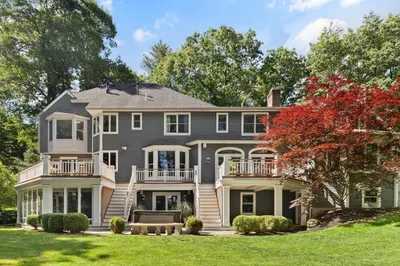 16 Great Pond Dr 1
