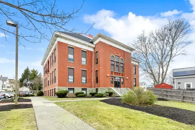 181 North St #105 1