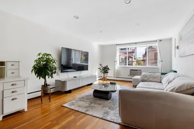 50 Green Street #203