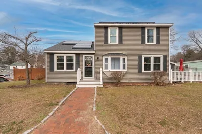22 Hemlock Rd 1