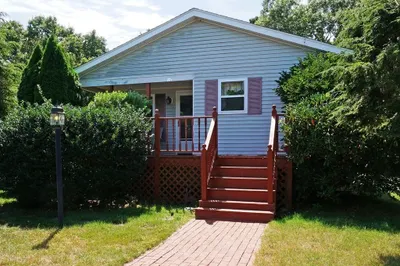 17 Headlands Dr 1
