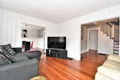 522 Broadway #House