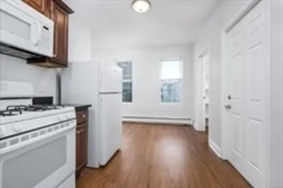 196-198 Main St #3L