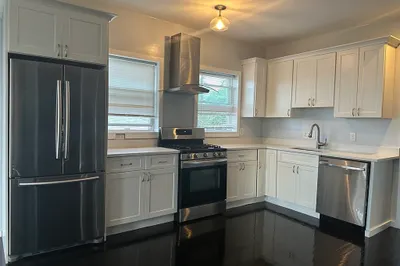 30 Hazelwood St #3