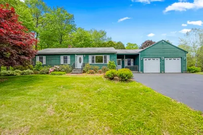 120 Bay Path Rd 1