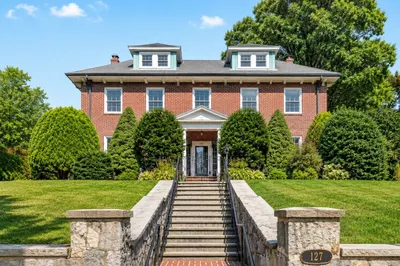 127 Commonwealth Ave 1