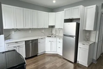 170 Putnam St #2