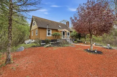 35 Chestnut Dr 1