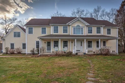 49 Owen Dr 1