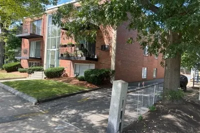 112 Mount Auburn #9